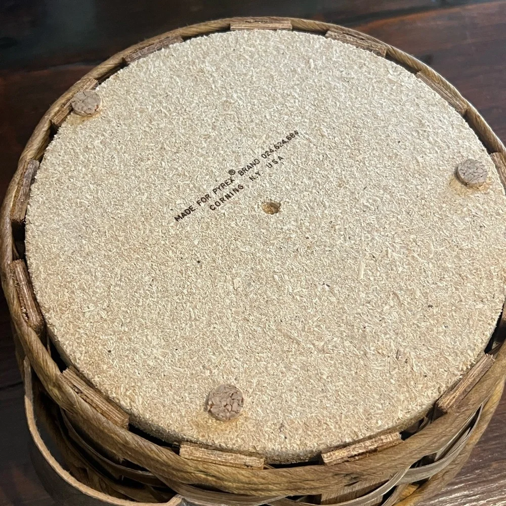 PYREX • VINTAGE WICKER WOVEN • CIRCULAR BASKET TRAY - Picture 3 of 5